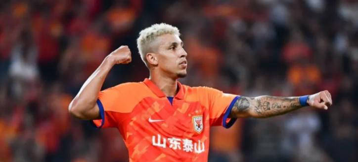 功冲超后, 为这支球队, 卫位置上不