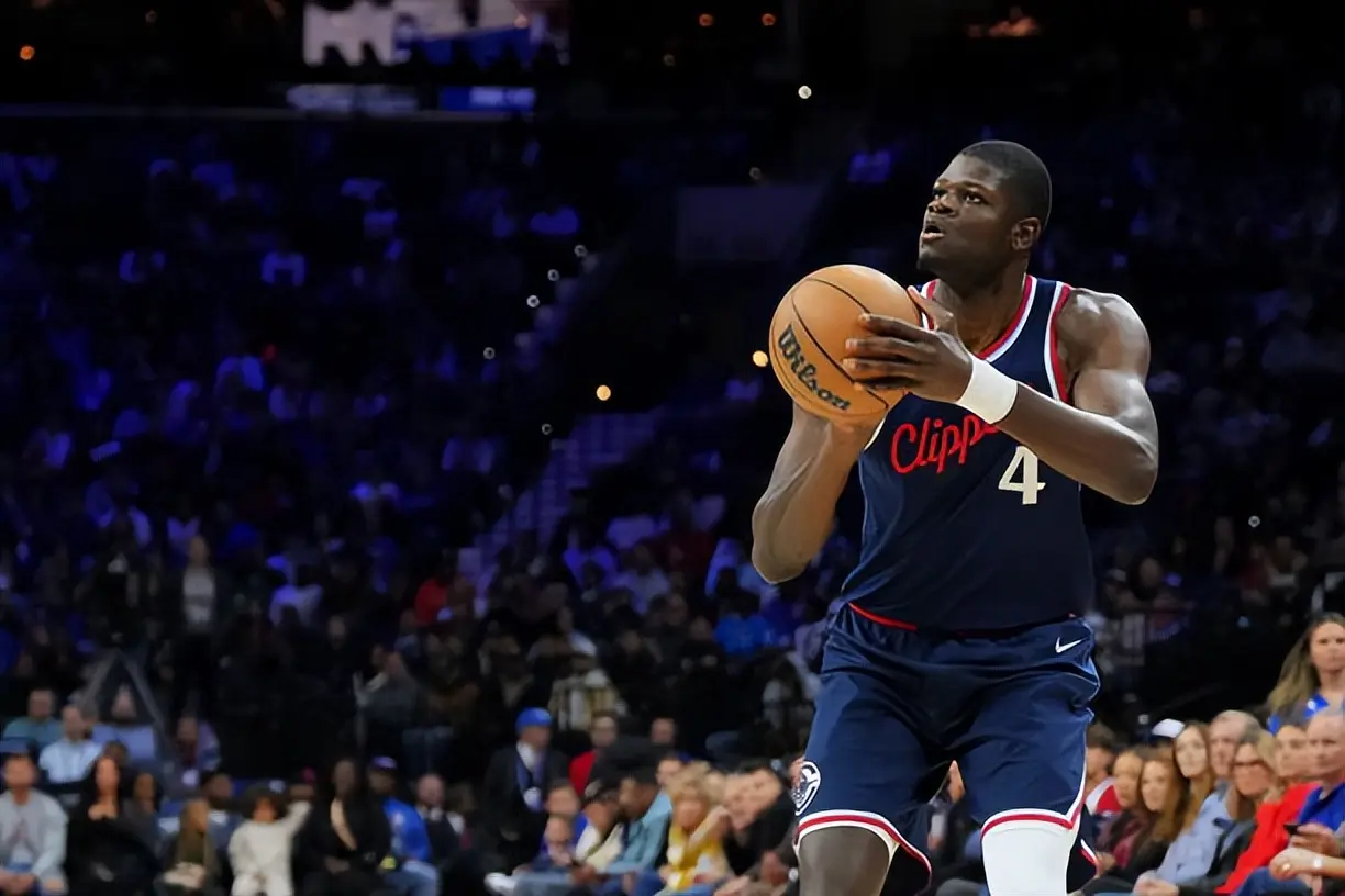 考虑到他在 考虑到他在